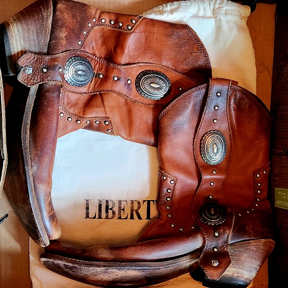 LIBERTY Women's Western Boots in Brown and Black
